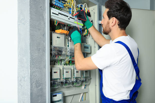 Best Circuit Breaker Repair  in Carnesville, GA